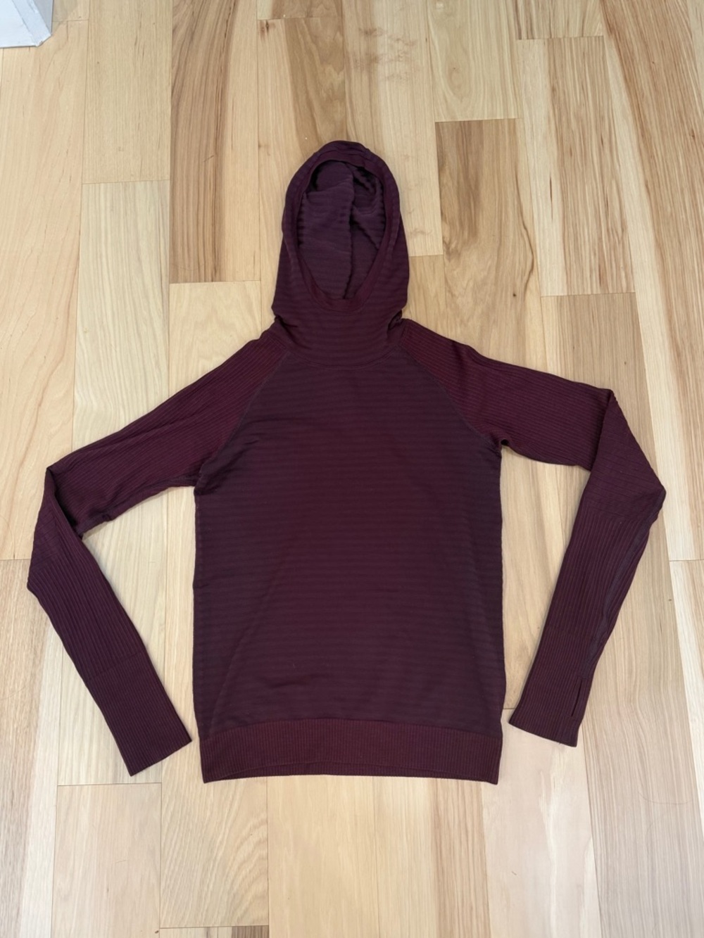 Lululemon sz 4 Burgundy ribbed hoodie with thumb holes #lululemon #athleisure